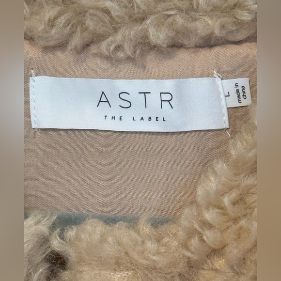 ASTR THE LABEL Women Miley Faux Sherpa Teddy Jacket Cream Tan Brown NWT Large - Picture 7 of 10